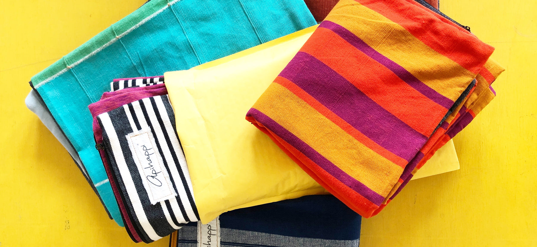 Having your ApiHappi beanbag shipped worldwide is as easy as sitting on one!